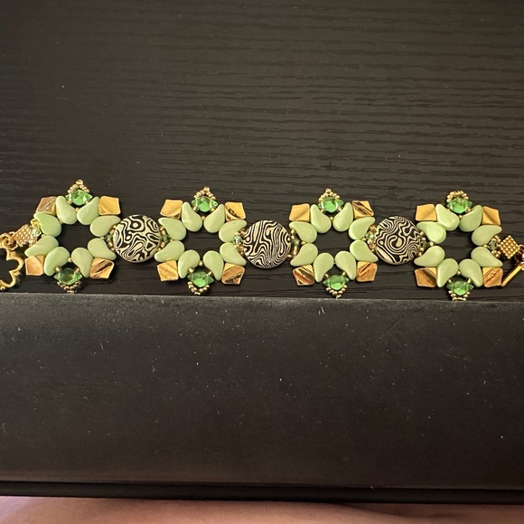 Handmade beaded lime green bracelet with green crystal gemstone accents - Picture 1 of 8